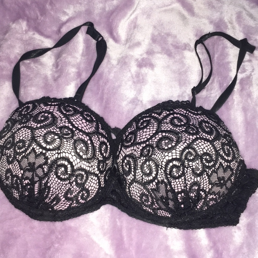 Size 32C bra with lace detail and push up
